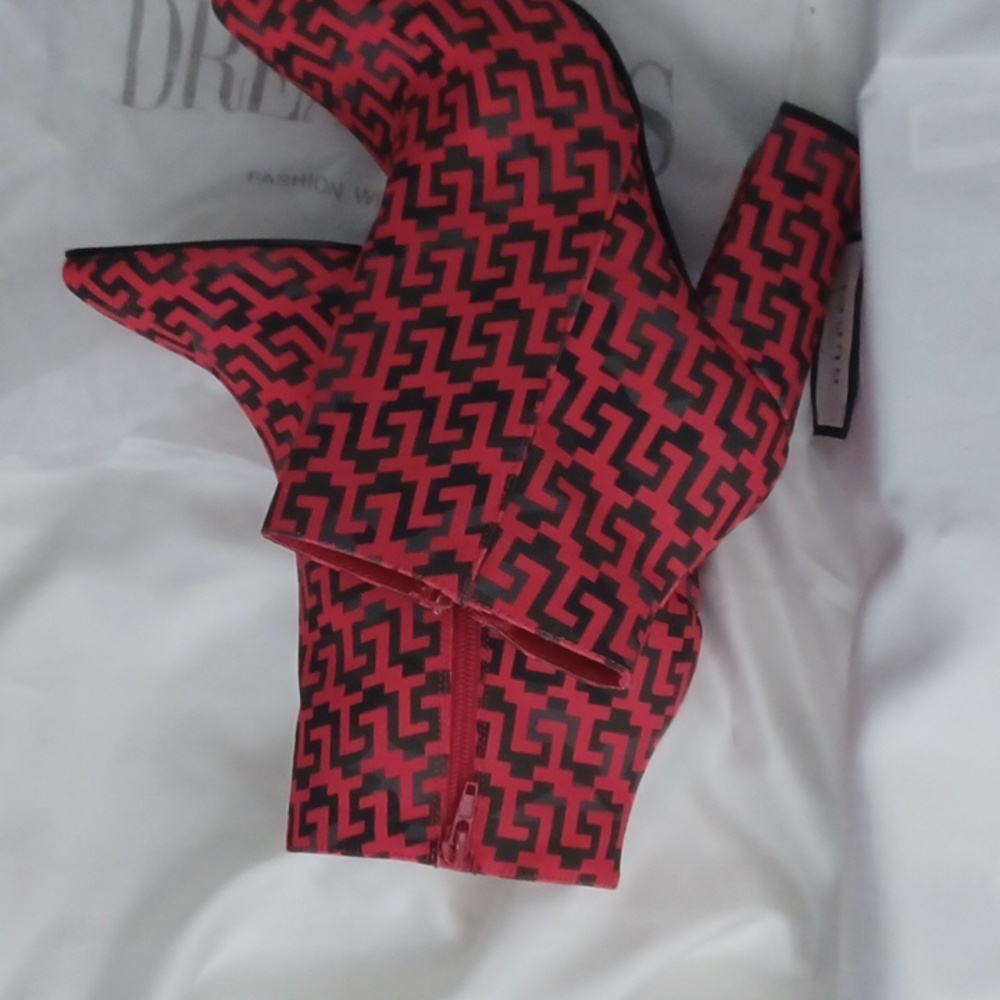 Shoes - Picture 2 of 3